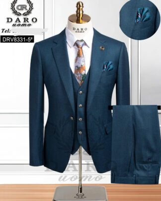 OCCASION SUIT THAT BLEND PROFESSIONALISM WITH FLAIR